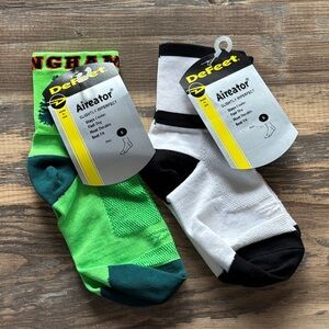 DeFeet Aireator Men's Cycling Socks Two Pair Size Small